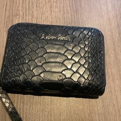 Wallet Garcia de Castro, as reported by Gemeente Amsterdam using iLost