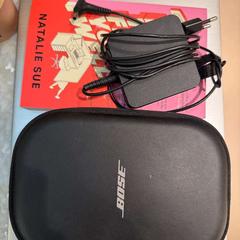 Hodetelefoner, Laptop Lenovo, Bok & Lader, som rapportert av Conscious hotel Oudegracht ved bruk av iLost