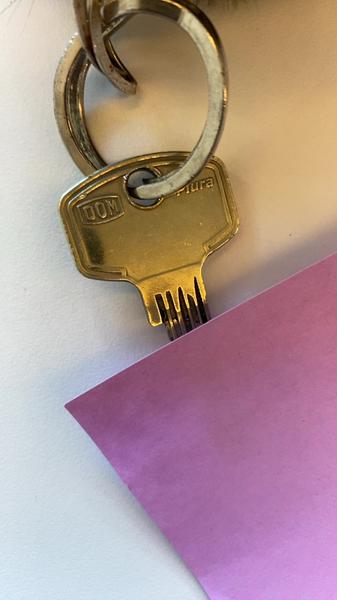 Key 1 sleutel met sleutelhanger
