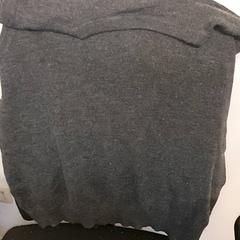 Kleding  - trui, segons ha informat Centraal magazijn mitjançant iLost