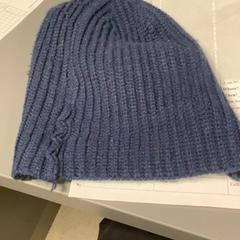 Beanie Navy blue, as reported by MEININGER Hotel Copenhagen using iLost