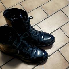 İLost kullanarak Regio Oost-Vlaanderen tarafından bildirildiği gibi Giyim - Botjes zwart