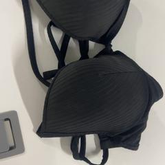 Melltartó, amint azt Silver Sands Beach az iLost segítségével jelentette.