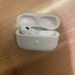 إيربود witte airpod met doosje، كما تم الإبلاغ عنه بواسطة Van der Valk Hotel Deventer عبر iLost