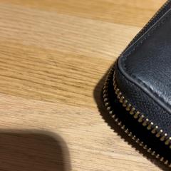 Portfel, zgłoszono przez Designer Outlet Roermond przy użyciu iLost