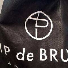 حقائب حمل وحقائب اليد Z2art، كما تم الإبلاغ عنه بواسطة Qbuzz Fryslân عبر iLost