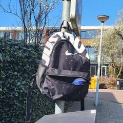 black backpack, som rapporterats till iLost