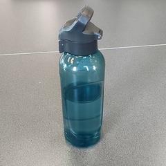 Bouteille à boire blauw doorzichtig, a été signalé par Centraal magazijn utilisant iLost