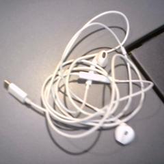 Earphones, as reported by SnowWorld Landgraaf using iLost
