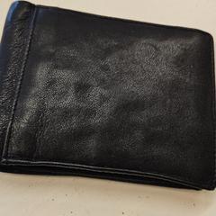 Portemonnee Kazmi, zgłoszono przez GVB przy użyciu iLost