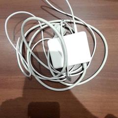 Adapter Wit, amint azt Van der Valk Hotel Schiphol az iLost segítségével jelentette.