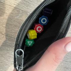 Portemonnee met blokjes، كما تم الإبلاغ عنه بواسطة Van Heugten Tours عبر iLost