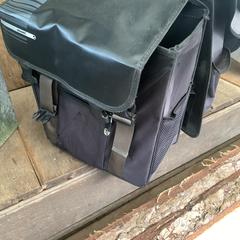 zwarte dubbele fietstas, Giant, come riportato a iLost