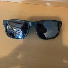 Gafas de sol, ha sido reportado por Familie Resort Molenwaard con iLost