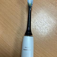 Cepillo de dentes eléctrico, segundo informou Sheraton Brussels Airport Hotel usando iLost