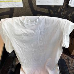 Samarreta wit t-shirt, segons ha informat Haven Hotel Rotterdam mitjançant iLost