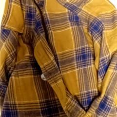 Bluse Brown, gemeldet von Mövenpick Hotel Amsterdam City Centre über iLost