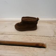 Children's shoe Bruin, as reported by DierenPark Amersfoort using iLost