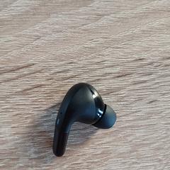 Zwarte airpod of draadloze oortelefoon, iLost에 보고됨