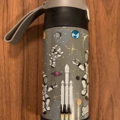 زجاجة ماء، كما تم الإبلاغ عنه بواسطة Pathé Zaandam عبر iLost