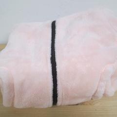 Polaire in roze kleur, a été signalé par IKEA Heerlen utilisant iLost