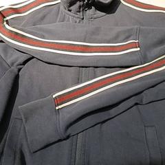 كنزة صوفية Sweater met rits، كما تم الإبلاغ عنه بواسطة IKEA Groningen عبر iLost