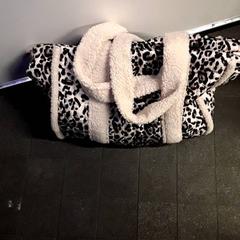 Táska Tijgerprint hanger van een tijger, amint azt EBS Tramplein az iLost segítségével jelentette.