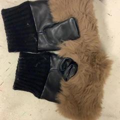 Rukavice, jak nahlášeno Artis pomocí iLost