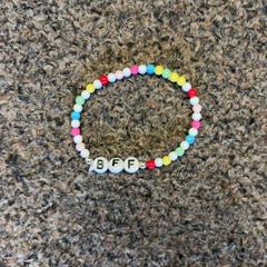 Bransoletka, zgłoszono przez Burgers' Zoo przy użyciu iLost