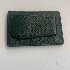 Billetera Nguyen, ha sido reportado por GVB con iLost