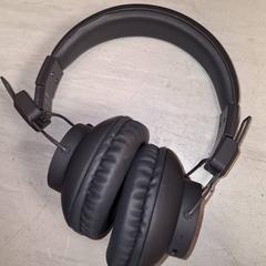 Auriculares grijs, segundo informou Qbuzz DMG usando iLost