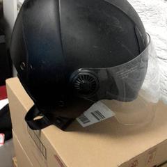 Capacete Zwart, como reportado por Connexxion Hoeksche Waard Goeree Overflakkee utilizando o iLost