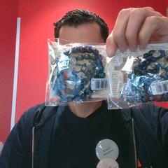 Vêtements Bracelets, a été signalé par MEININGER Hotel Roma Termini utilisant iLost