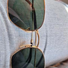 Zonnebril Ray Ban، كما تم الإبلاغ عنه عبر iLost