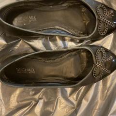 Sko, som rapportert av MEININGER Hotel Marseille Centre la Joliette ved bruk av iLost