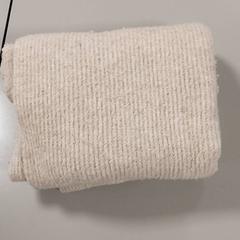 Vestiario Sjaal, come riportato da Regio Antwerpen - Brussel utilizzando iLost