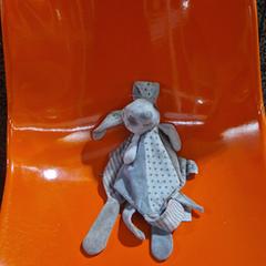 Doudou Lapin gris, gerapporteerd met iLost