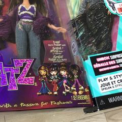 Zabawkowa lalka, zgłoszono przez ibis Schiphol Amsterdam Airport przy użyciu iLost