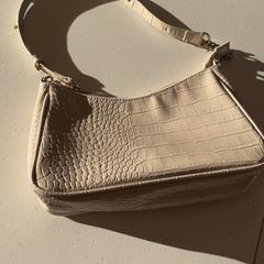 Táska, amint azt Het Amsterdamse Winterparadijs az iLost segítségével jelentette.