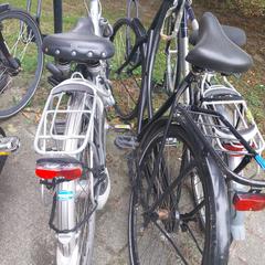 Drie fietsen, segons s'ha informat a iLost