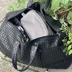 Zwarte tas met kappersspullen がiLostに報告されました