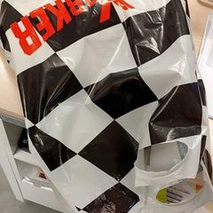 Vestiti veteme, come riportato da IKEA Brest Guipavas utilizzando iLost