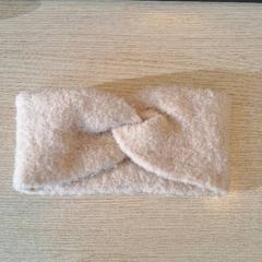 Banda para la cabeza beige, ha sido reportado por Regio West-Vlaanderen con iLost