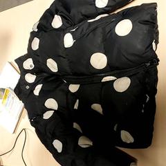 Kleding - Kinderjas، كما تم الإبلاغ عنه بواسطة Centraal magazijn عبر iLost