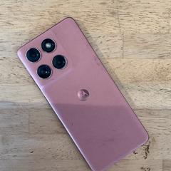 Smartphone Motorola, come riportato da W2 - DreamVille utilizzando iLost