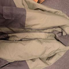 Kurtka, zgłoszono przez Ramada by Wyndham Amsterdam Airport Schiphol przy użyciu iLost