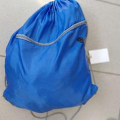 حقائب حمل وحقائب اليد Blauw، كما تم الإبلاغ عنه بواسطة Regio Oost-Vlaanderen عبر iLost