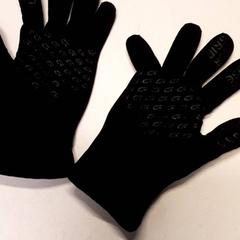 Gloves, as reported by Qbuzz ZHN using iLost