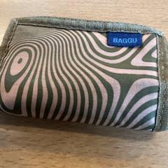 財布 Laarhoven がiLostで Gemeente Amsterdam - Bureau Gevonden Voorwerpen によって報告されました