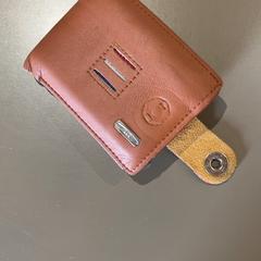 지갑 Ahmadkhel, iLost를 사용하여 Centraal magazijn에 보고됨